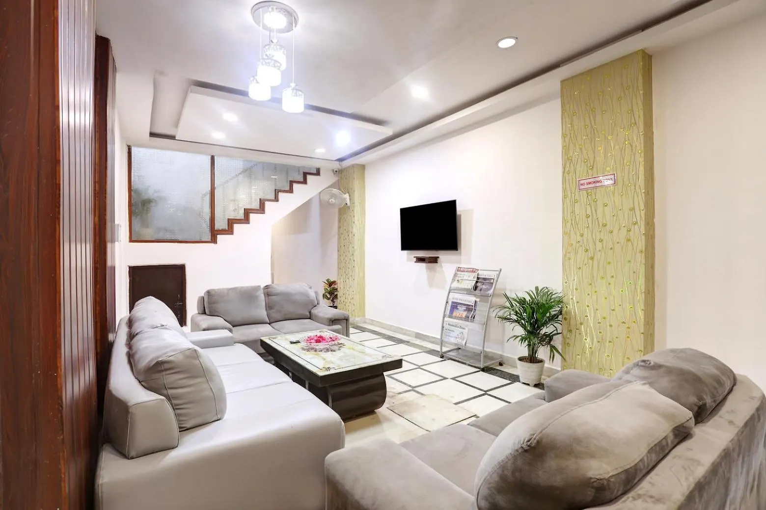 بيت ضيافة Hotel Delhi Darbar