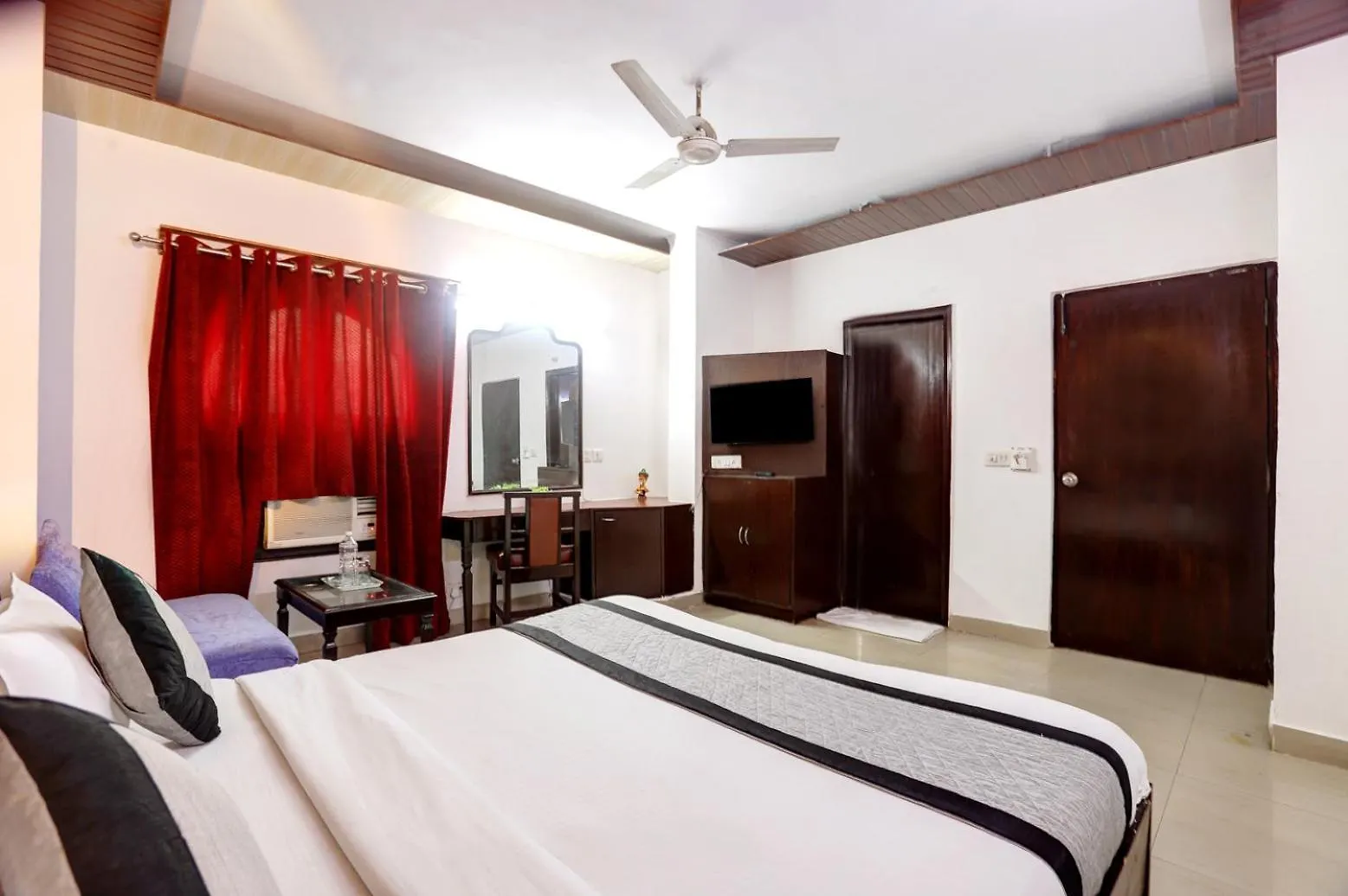Hotel Delhi Darbar 3*, Delhi (National Capital Territory of India)